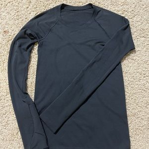 black lululemon long sleeve swiftly tech 2.0